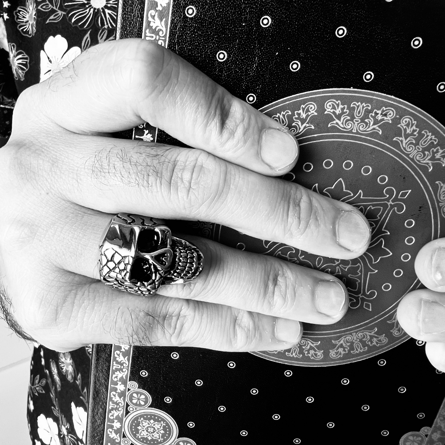 Stainless Steel Detailed Cracked Skull Ring