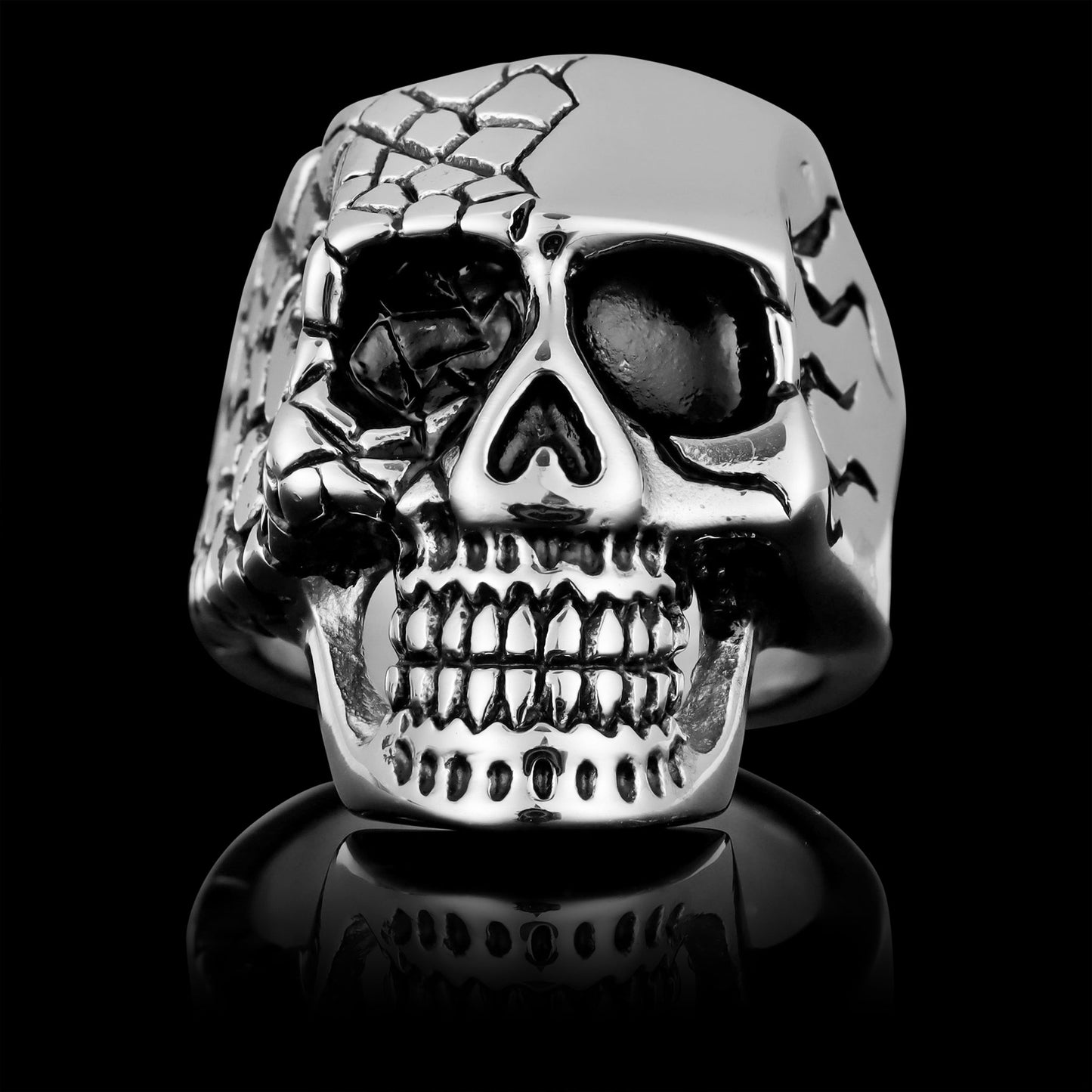 Stainless Steel Detailed Cracked Skull Ring